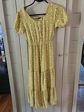 Yellow/green Floral Midi Dress with Button Front 100%VISCOSE SZS. Ptp17 L42